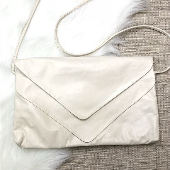Vintage Handbags - Vintage Cream Soft Leather Crossbody Vintage Handbags - Vintage Cream Soft Leather Crossbody
